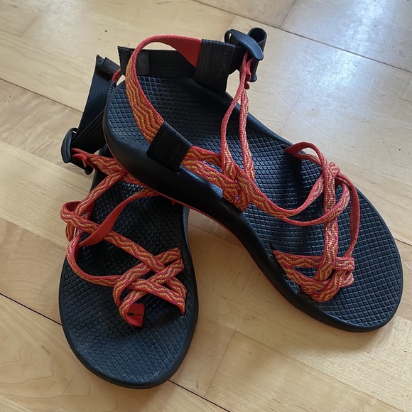 Chaco Sandals size 9 orange & yellow. hiking sport outdoor waterproof. - Picture 2 of 5